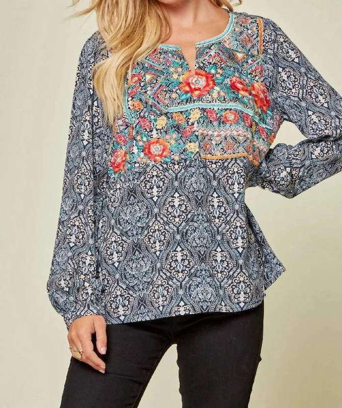 Artist ShirtsFloral Embroidered Blouse In Navy