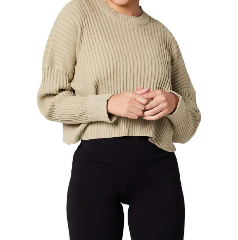 Diamond Sweater In Khaki GreenV-Neck Knit Tops