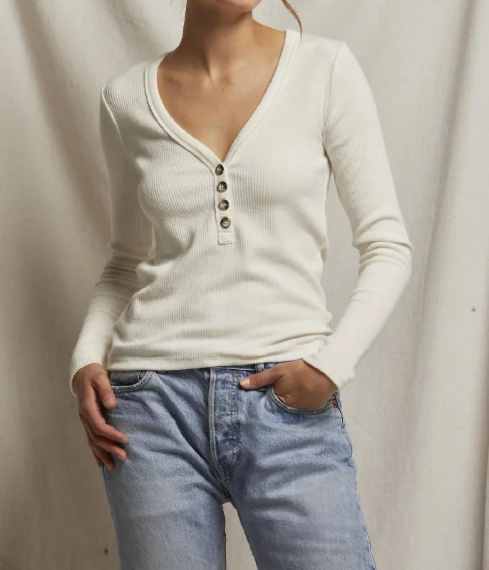 Evangeline Rib Lonsleeve Vneck In SugarWinter Knit Tops