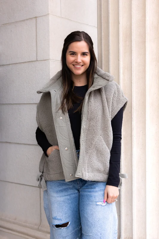 Scout It Out Fleece Vest | Sage Stone