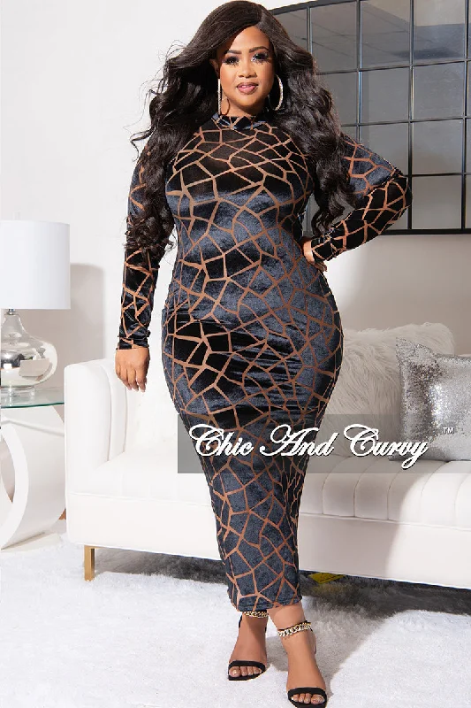 Final Sale Plus Size Long Sleeve Velvet Sheer Dress in Black Design PrintLarge women's wrinkle-free tops