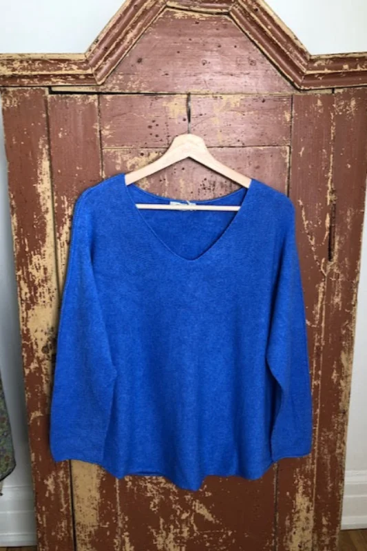 Amelia V-Neck SweaterDesigner Knit Tops