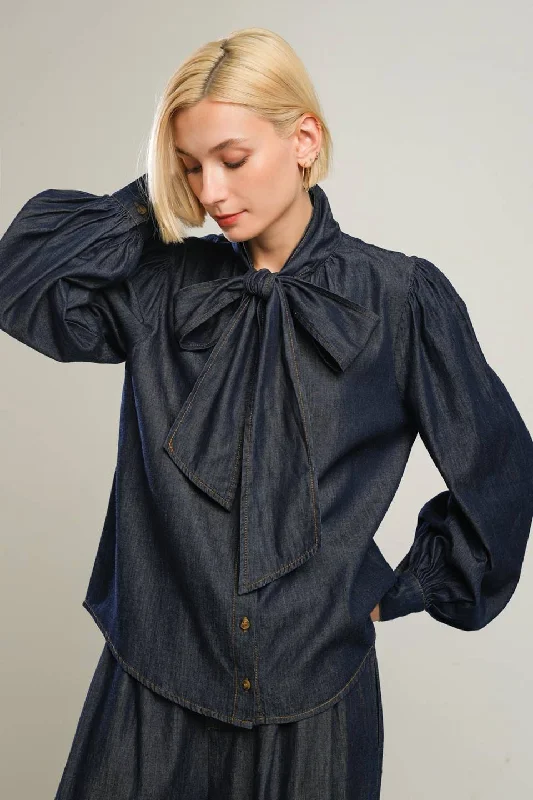 THERE IN MY MIND CHAMBRAY TOP